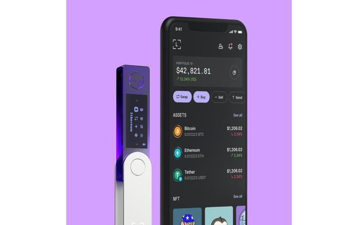 Actual product image Ledger Nano X - Purple (Dogecoin, Dash, Bitcoin, Litecoin, Ethereum Classic)
