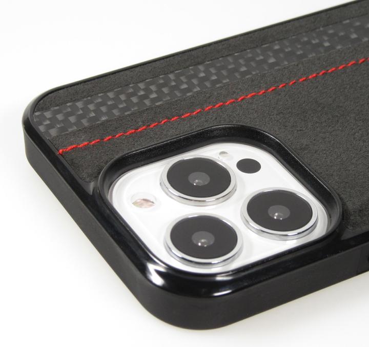 Actual product image Carbomile Coque alcantara et carbone avec surpiqûres rouges (compatible MagSafe) (Apple iPhone 15 Pro Max)