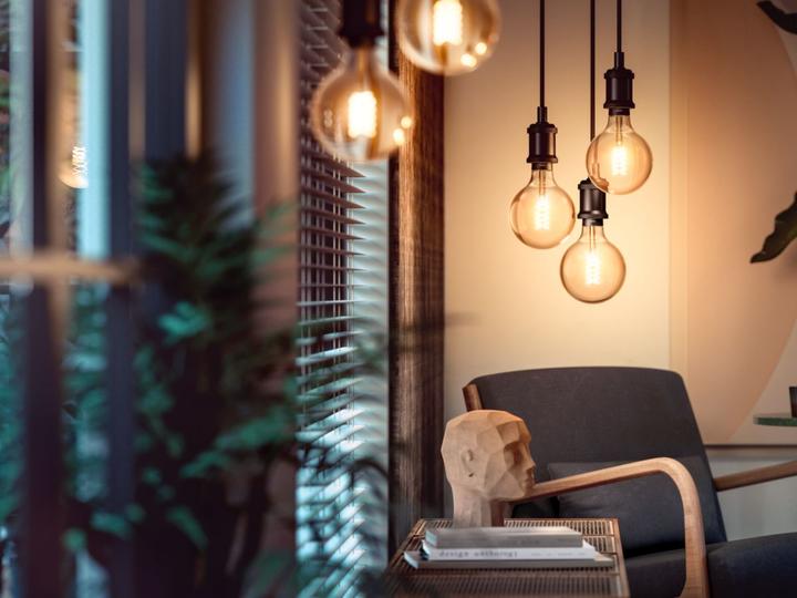 Produktbild Philips Hue Philips Globe G93 Filament (E27, 7 W, 550 lm, 1 x, G)