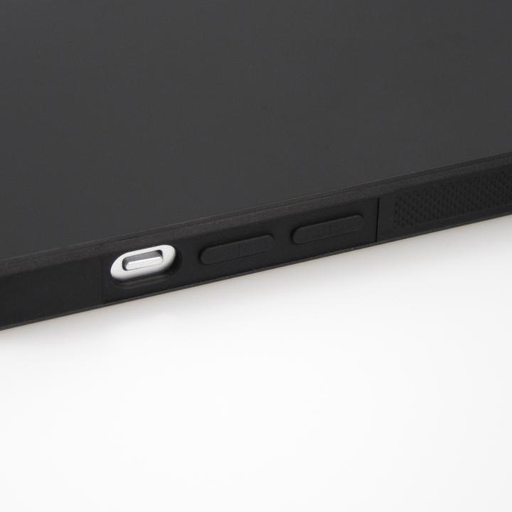 Produktbild Carbomile Hülle Alcantara und Carbon mit roten Nähten (Apple iPhone 13)