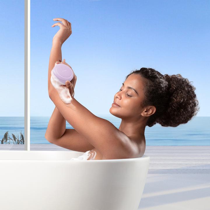 Actual product image Foreo LUNAâ¢ 4 body cleanser and massager for all skin types