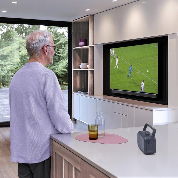 Produktbild Hama Lautsprecher für Fernseher, 2,4-GHz-Station + Bluetooth®, tragbar, stereo (18 h, Stromversorgung über USB)