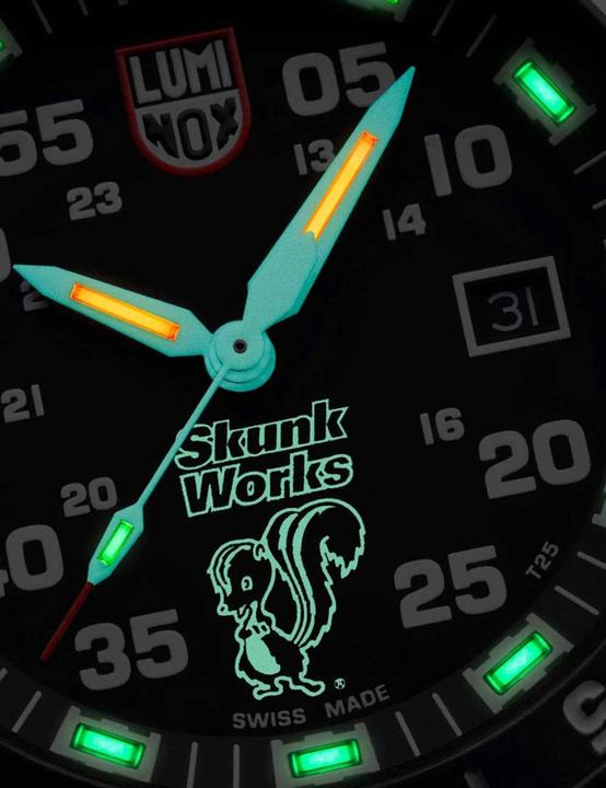 Produktbild Luminox F117 x SKUNK WORKS HERITAGE 6440H SERIES (Fliegeruhr, 44 mm)