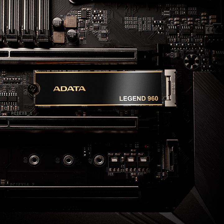 Actual product image Adata Legend 960 (4000 GB, M.2 2280)