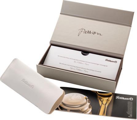 Actual product image Pelikan Rollerball R800 Black-Blue Case (Black-blue-gold, 1 x)