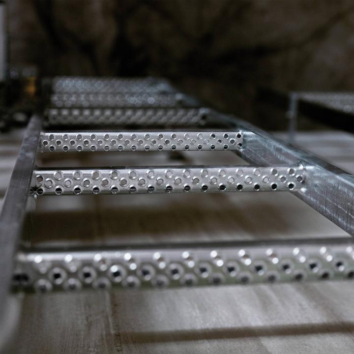 Produktbild Munk Schachtleiter Edelstahl V4A 300mm Lichte Weite 11 Sprossen (308 cm)