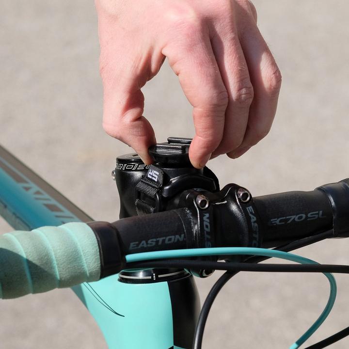 Actual product image Sp Connect Universal Mount SPC+ black