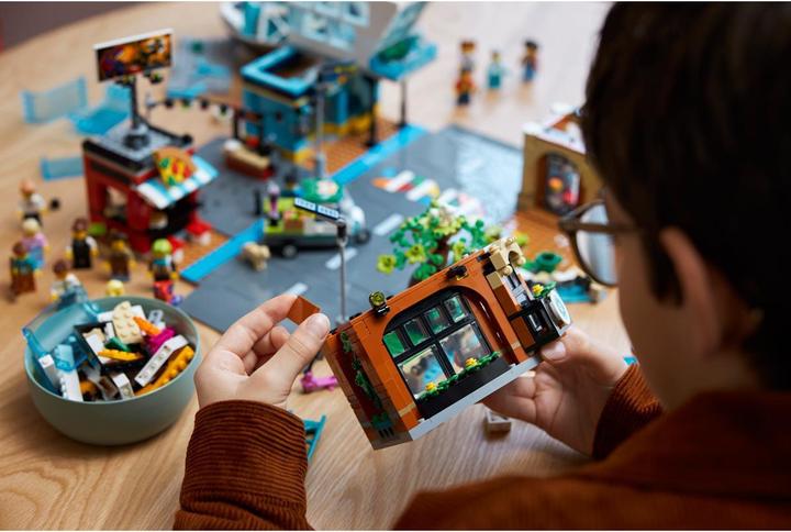Actual product image LEGO City centre (60380, LEGO City)