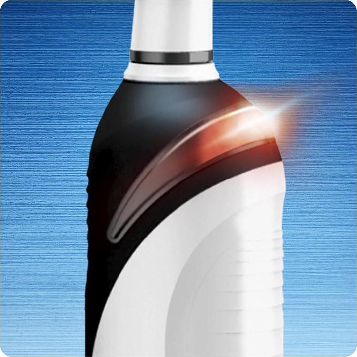 Immagine prodotto Oral-B Per 2.000 anni 2000 (Spazzolino oscillante)