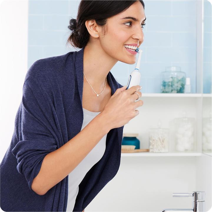 Actual product image Oral-B smart expert (Oscillating toothbrush)