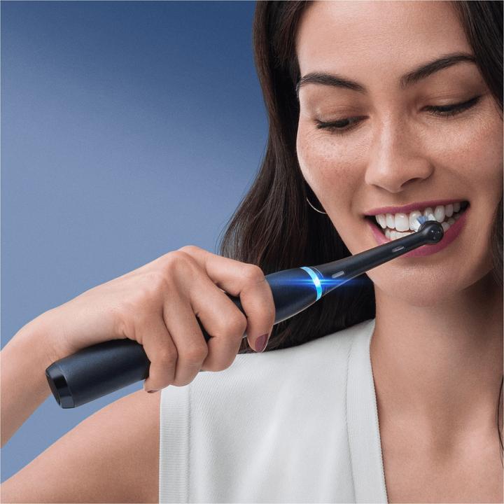 Actual product image Oral-B iO-Series 8N (Oscillating toothbrush)