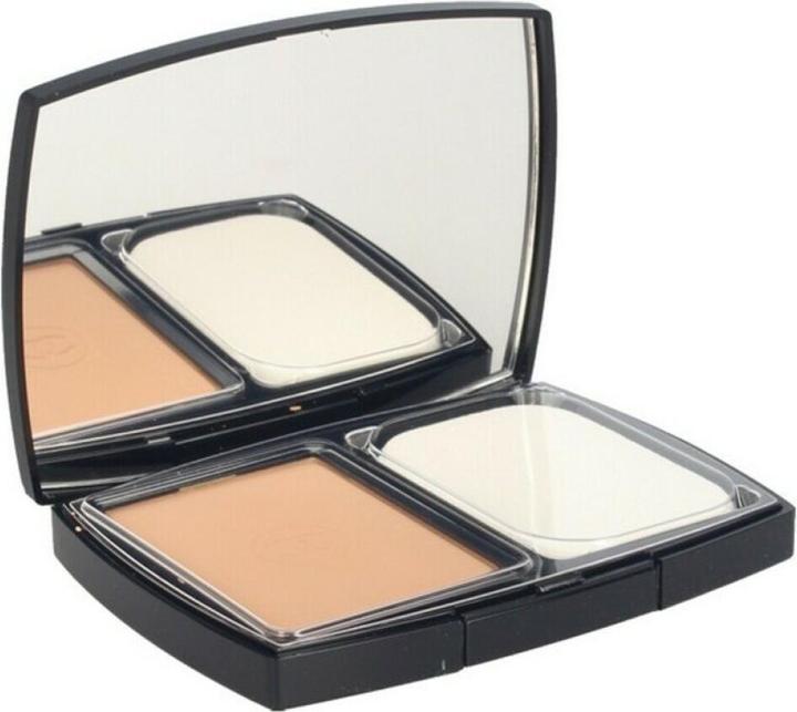Actual product image Chanel Ultra Le Teint Flawless Finish Compact Foundation (B40 Beige)