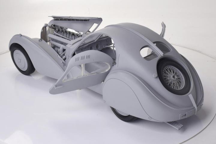 Produktbild 1:8 IXO Bugatti 57 SC