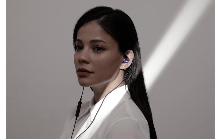 Produktbild Shure In-Ear-Kopfhörer SE215 Special Edition Uni – Violett (keine Geräuschunterdrückung, Kabelgebunden)