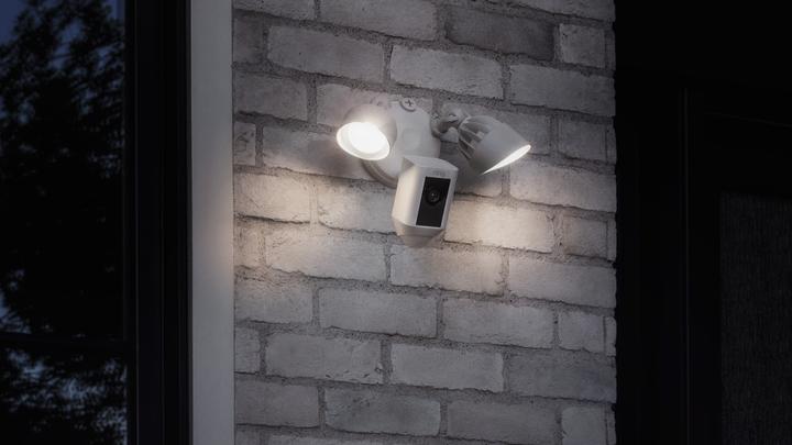 Actual product image Ring Floodlight Cam (1920 x 1080 Pixels)