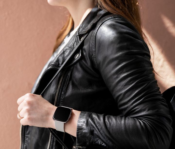 Actual product image Fitbit Versa 2 (40 mm)