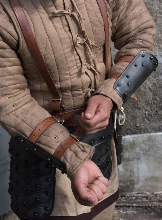 Produktbild Iron Fortress Armschienen - Dunkler Krieger