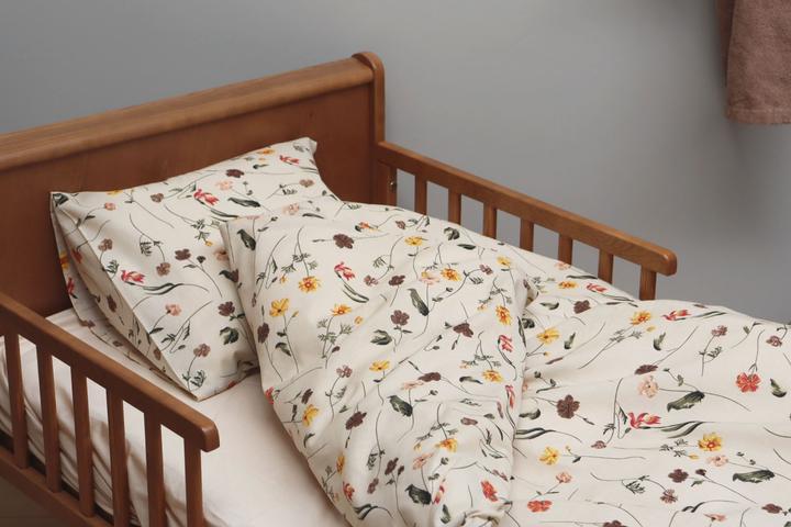 Produktbild By Mats - Bed Linen Junior Size 100 x 140 cm - Spring Flowers (MAT133) (100 x 140 cm, 40 x 45 cm)