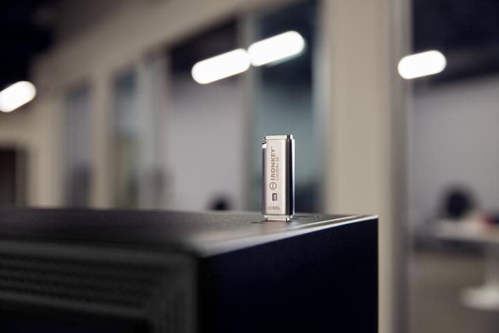 Actual product image Kingston IronKey Locker+ 50 (128 GB, USB 3.2, USB-A)