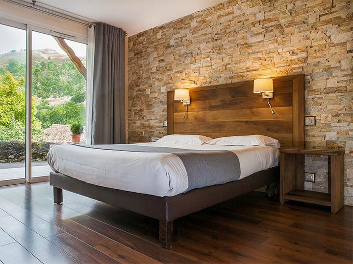 Actual product image Smartbox Honeymoon in the mountains: 2 nights in a 3* hotel in Europe (2 pers.)
