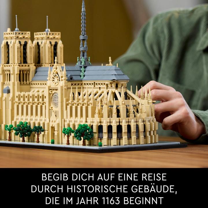 Actual product image LEGO Notre-Dame de Paris (21061, LEGO Architecture)