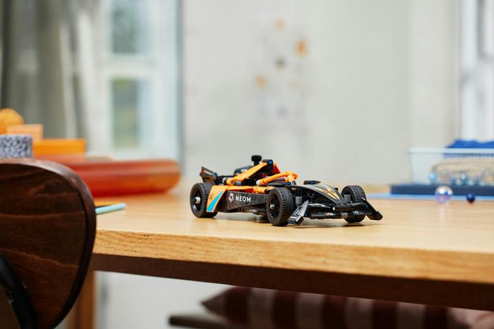 Actual product image LEGO NEOM McLaren Formula E Race Car (42169, LEGO Technic)
