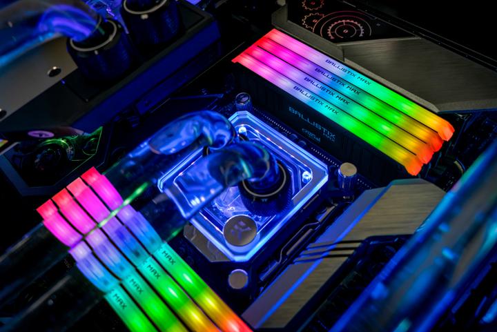 Actual product image Crucial Ballistix MAX RGB (2 x 8GB, 4000 MHz, DDR4-RAM, DIMM)