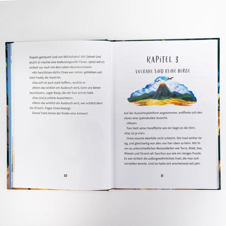 Produktbild Die Dinoschule – Achtung, Vulkanausbruch! (Band 4) (Deutsch, Britta Sabbag, Clara Vath, 2024)
