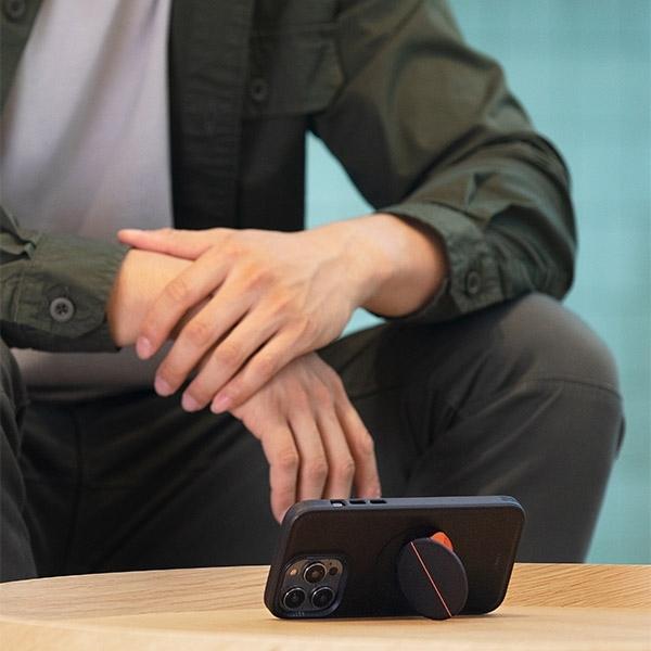 Actual product image Uniq etui Novo iPhone 14 Pro 6.1" czarny/midnight black (Apple iPhone 14 Pro)