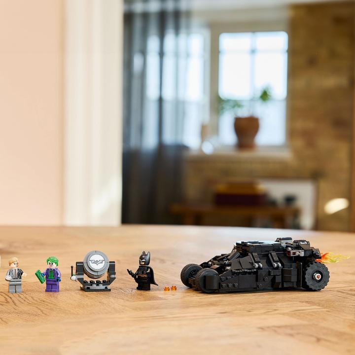 Image du produit LEGO Batman Tumbler vs. Two Face & The Joker (76303, LEGO DC)