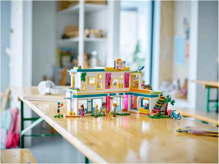 Produktbild LEGO Internationale Schule (41731, LEGO Friends)