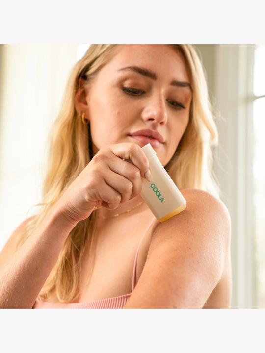 Actual product image Coola Suncare Classic Stick Tropical Coconut (Sun stick, Sun cream face, SPF 30, 17 ml, 17 g)