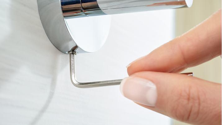 Produktbild tesa SMOOZ Handtuchring inkl. Klebelösung ohne Bohren