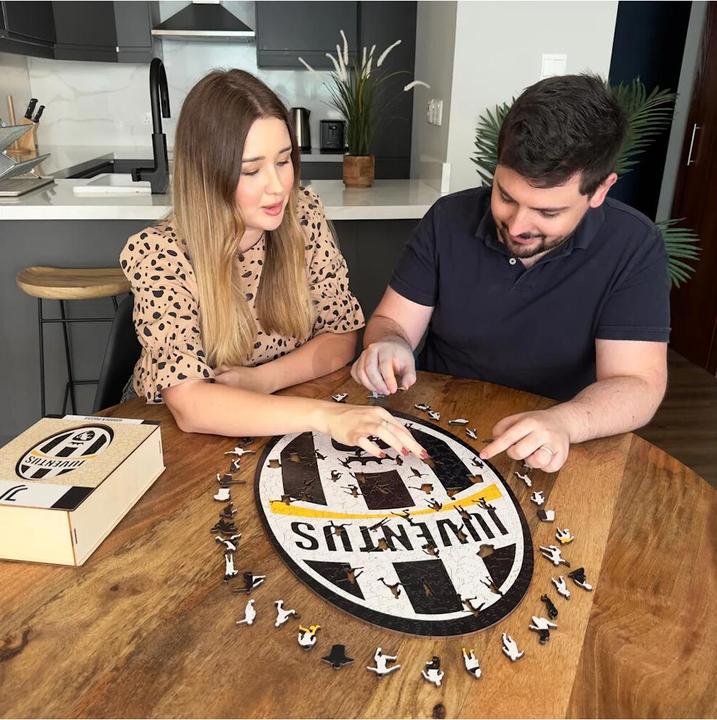 Immagine prodotto Iconic Juventus FC - Logo retrò - Puzzle in Legno Taglia L (500 Pezzi) (500 pezzi)