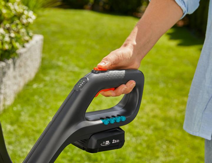 Produktbild Gardena ComfortCut 23/18V P4A (Kunststoffmesser)