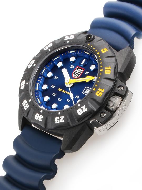 Actual product image Luminox Scott Cassell Deep Dive Carbon Blue (Analogue wristwatch, 44 mm)