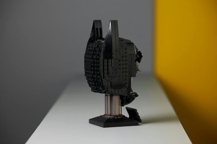 Actual product image LEGO Batman helmet (76182, LEGO DC)