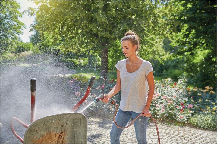 Actual product image Gardena Comfort cleaning syringe ecoPulse