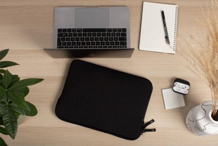 Actual product image MW Cover Mbp/Air 13 Basics Life Blk/Wh (13", Apple)