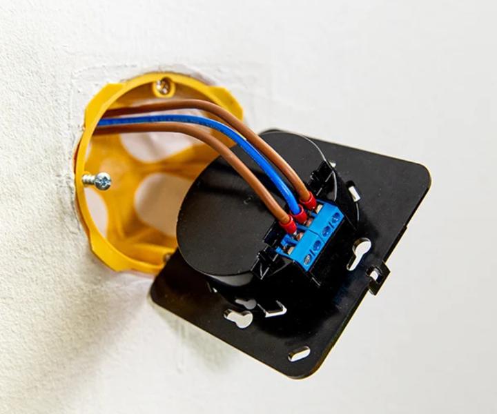 Actual product image Shelly Wall Display Black + BLU H&T Black