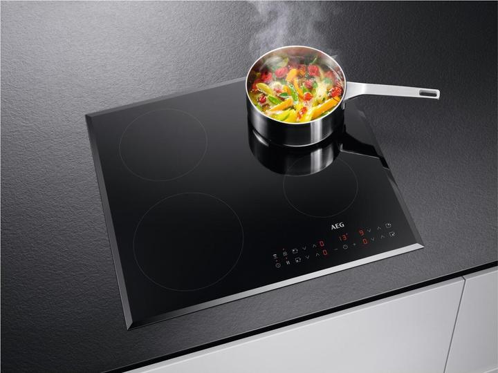 Produktbild AEG IKB64301FB Schwarz Integriert Zonen-Induktionskochfeld 4 Zone(n)
