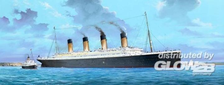 Actual product image Trumpeter Titanic + LED Lights