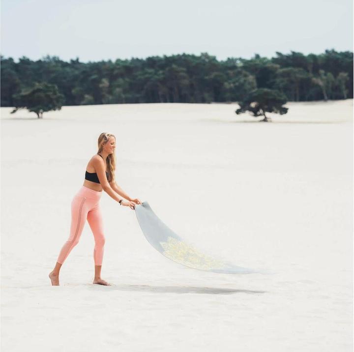 Image du produit Tunturi PVC Yogamatte 4 mm Rutschfest Anthrazit mit Mandala Aufdruck (4 mm)