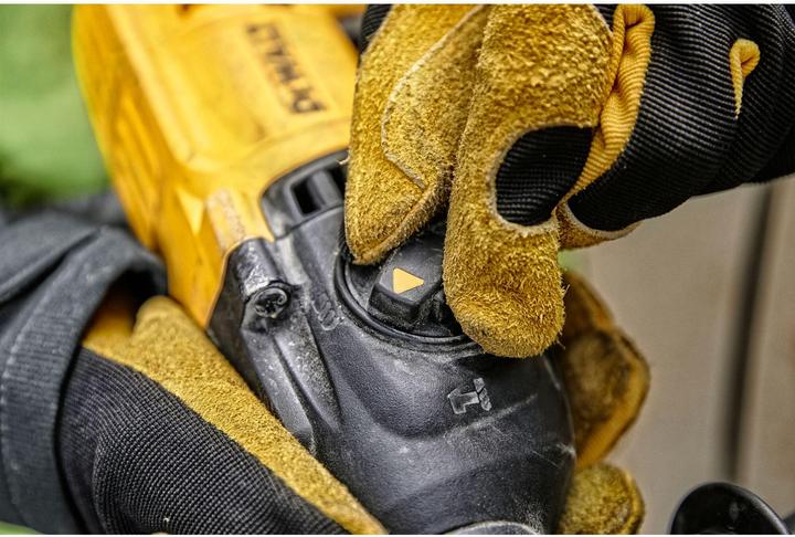 Actual product image DeWalt D25134KQS (Electrical connection)