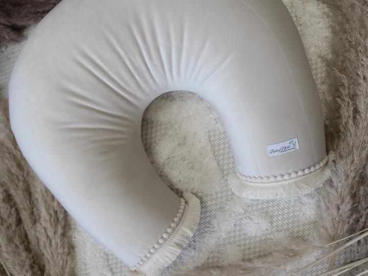 Produktbild Baby-Nest Stillkissen Boho Samt Beige (55 cm)