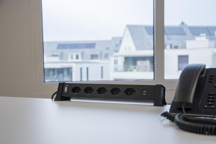 Actual product image Max Hauri safety line (5 x, Type 13, USB-A, 2 m)