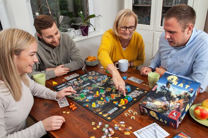 Image du produit Pegasus 51232G - First Rat - Jeu de société, pour 1 à 5 joueurs à partir de 10 ans (édition DE/EN) (Anglais)