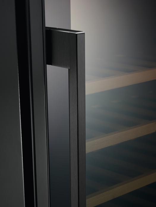 Actual product image AEG AWUS020B5B 5000 wine temperature control cabinet / up to 20 bottles