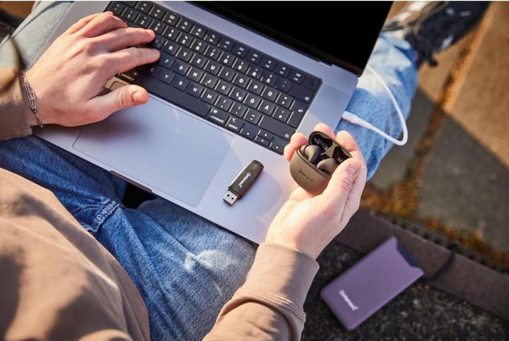 Produktbild Intenso Powerbank F10000 10000 mAh Purple (10000 mAh, 20 W, 20 Wh)
