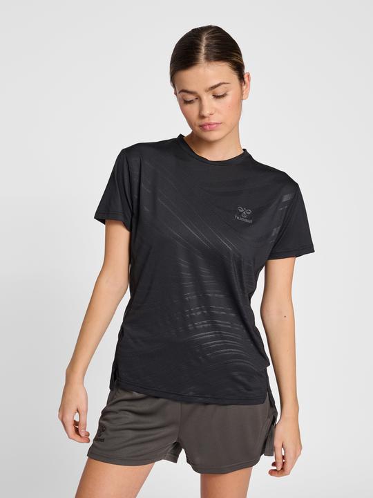 Actual product image hummel Ongrid Poly Tee S/S Wo (M)